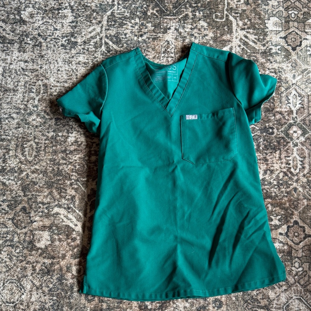 Figs Scrub Top